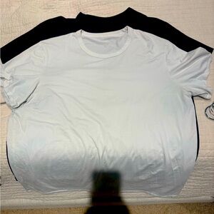 XXL lululemon Fundamental T-Shirt black & white bundle